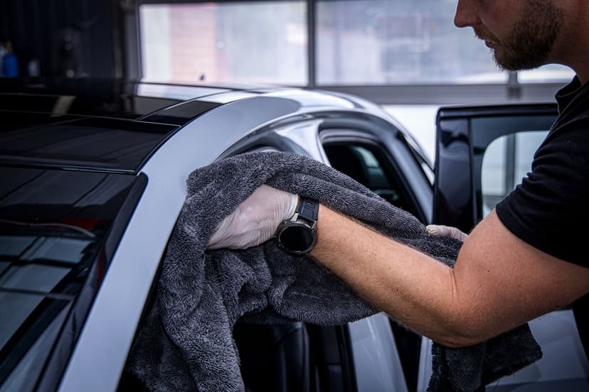 Kompleksowe czyszczenie samochodu i pranie tapicerki – zadbaj o wnętrze auta - auto detailing, korekta lakieru, powłoka ceramiczna
